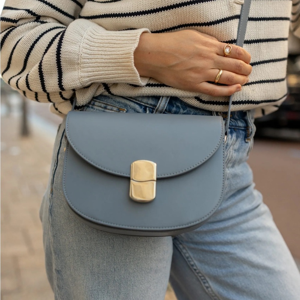 SOLD NWT Sézane Claude Bag in Smooth Vintage Blue - Picture 4 of 12